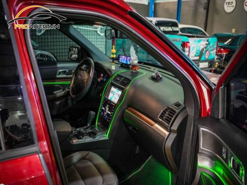 Độ đèn LED nội thất xe Ford Explorer