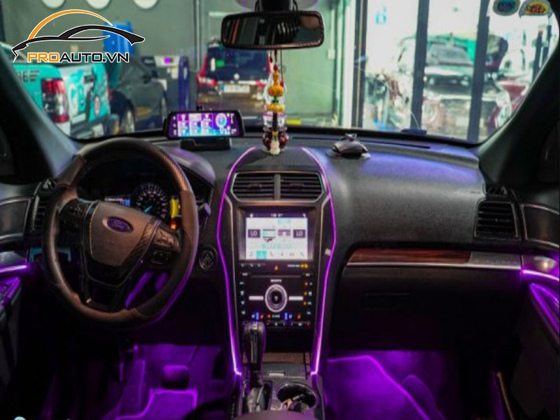 Độ đèn LED nội thất xe Ford Explorer