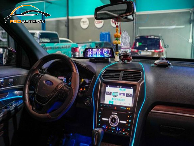 Độ đèn LED nội thất xe Ford Explorer