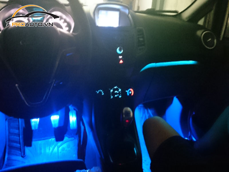 Độ đèn LED viền nội thất ô tô