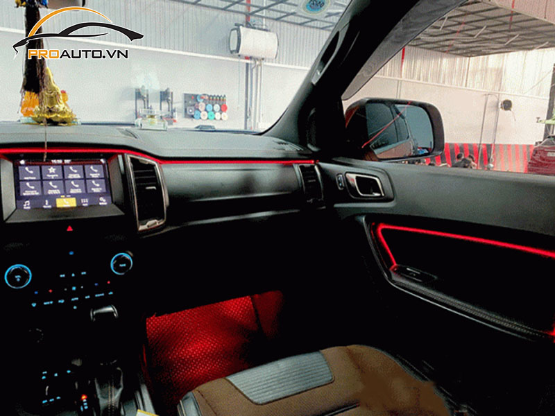 Độ đèn LED nội thất xe Ford Ranger