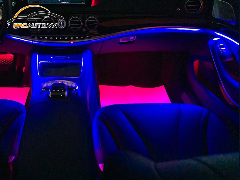 Độ đèn LED nội thất xe Ford Ranger