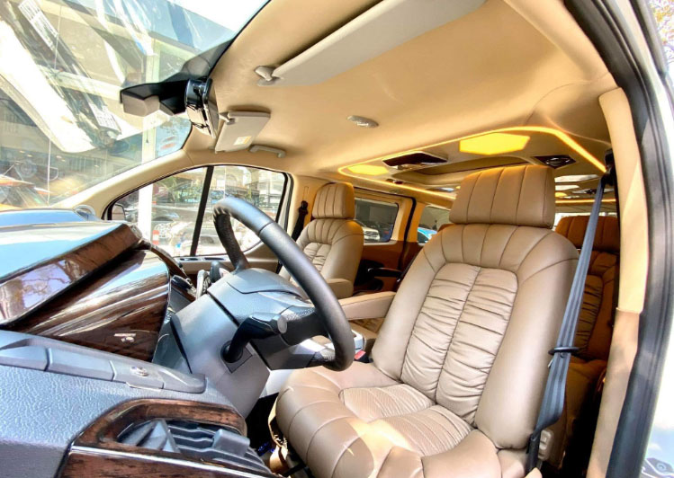 Độ đèn LED nội thất xe Ford Tourneo