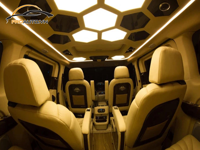 Độ đèn LED nội thất xe Ford Tourneo