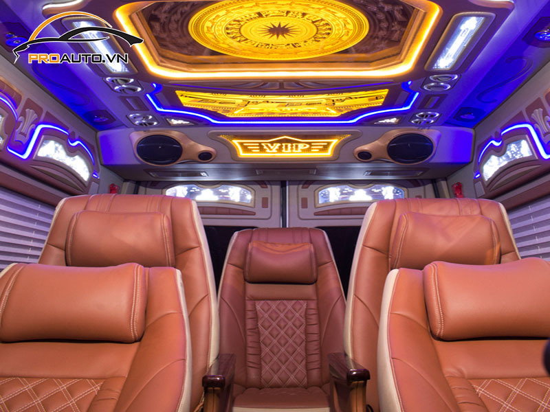 Độ đèn LED nội thất xe Ford Transit