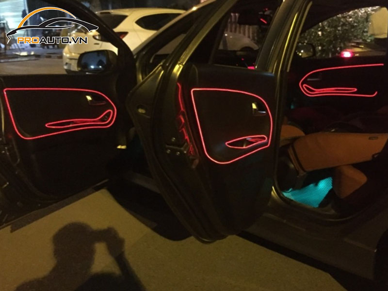 Độ đèn LED nội thất xe Land Cruiser