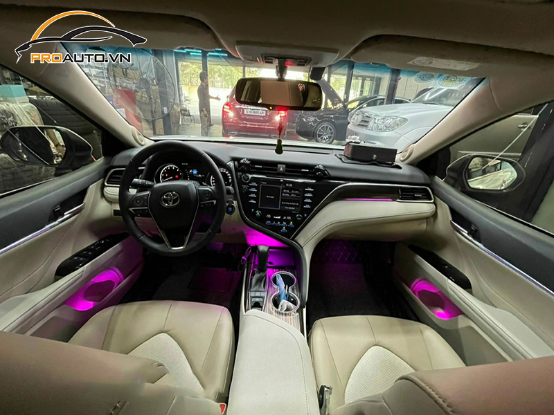 Độ đèn LED nội thất xe Toyota Camry