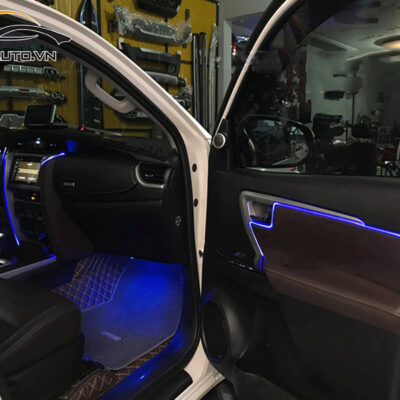do den led noi that xe toyota fortuner h4