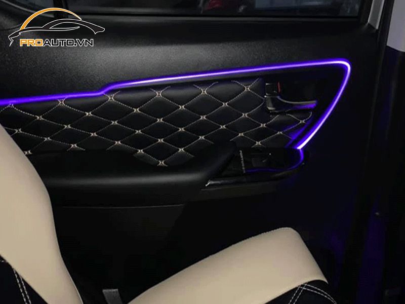 Độ đèn LED viền nội thất ô tô