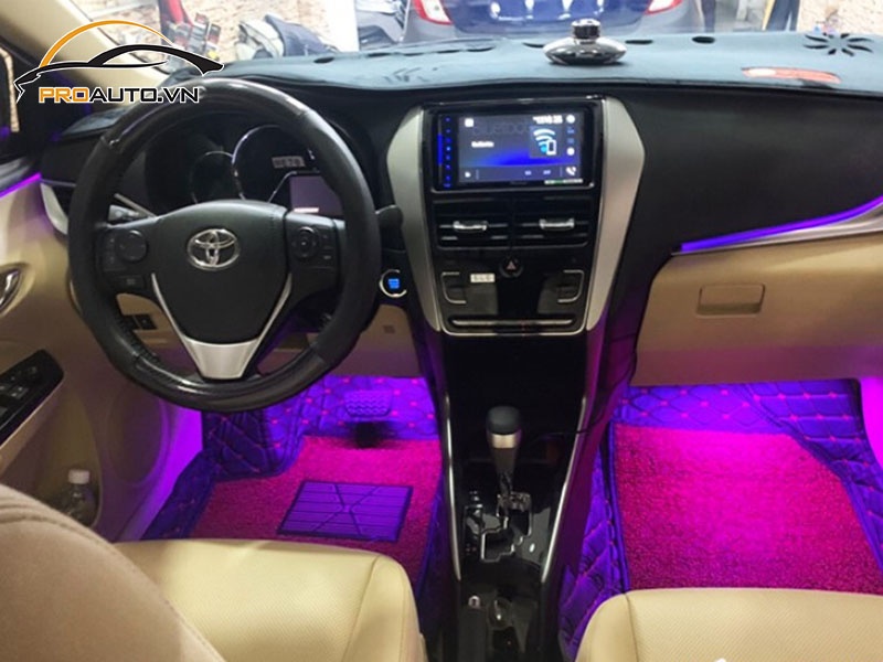 Độ đèn LED nội thất xe Toyota Granvia