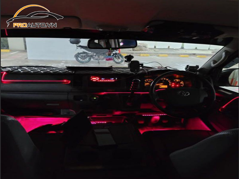 Độ đèn LED nội thất xe Toyota Hiace