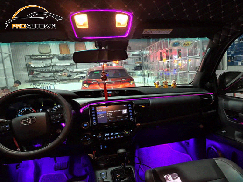 Độ đèn LED nội thất xe Toyota Hilux