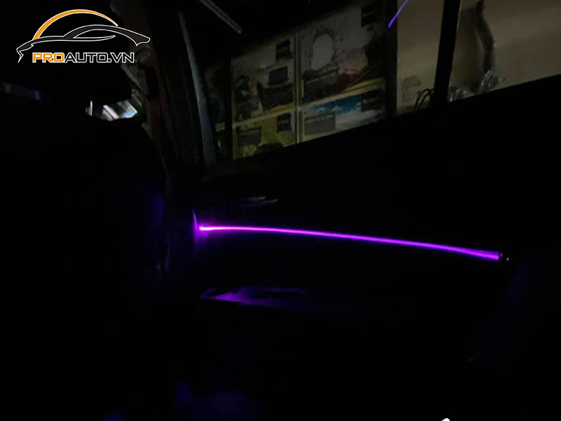 Độ đèn LED nội thất xe Toyota Hilux