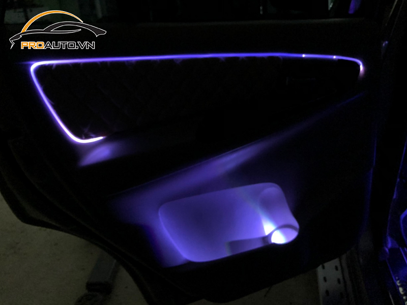 Độ đèn LED nội thất xe Toyota Innova