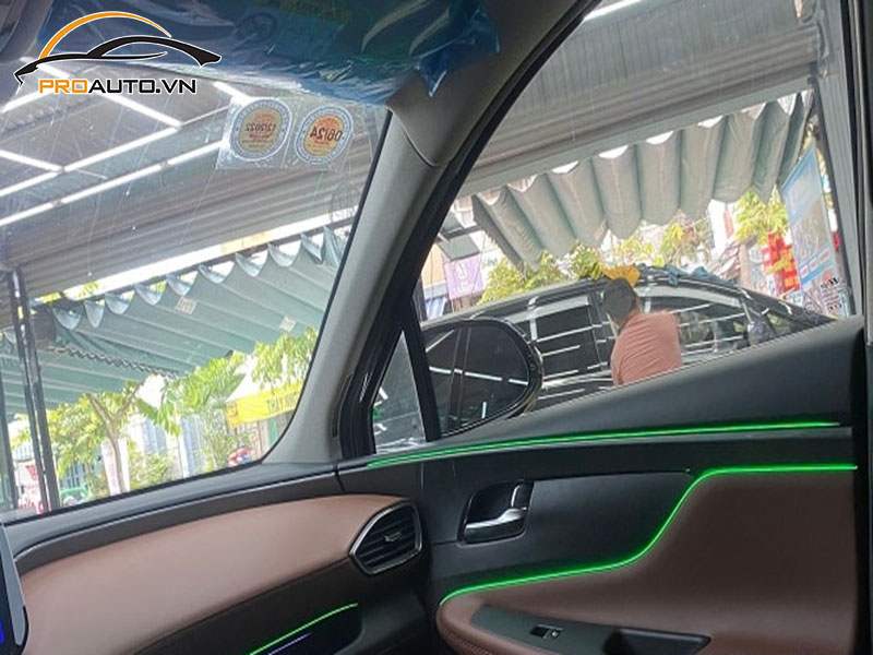 Độ đèn LED viền nội thất ô tô