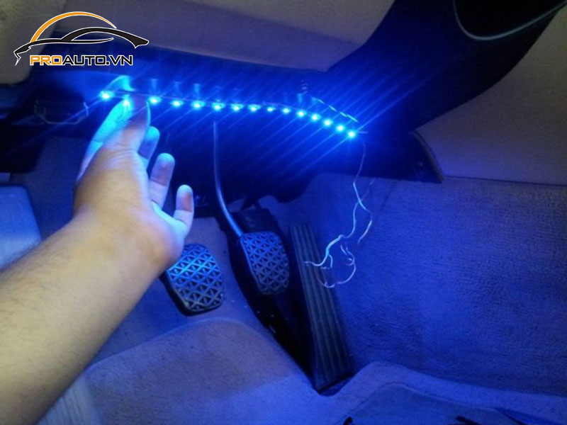 Độ đèn LED chiếu gầm taplo