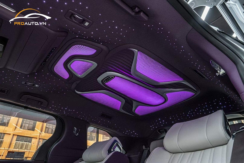 Độ đèn ốp trần cho xe Hyundai Custin 2024