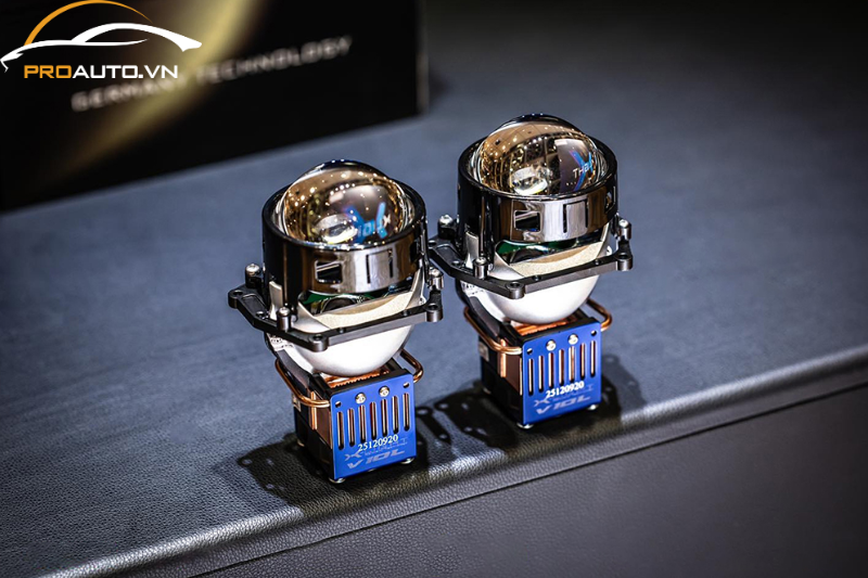 Độ đèn tăng sáng xe Hyundai Custin thương hiệu XLIGHT