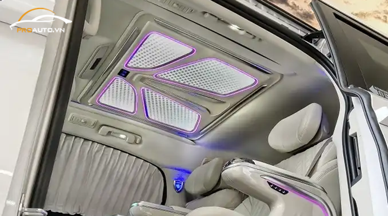 Độ đèn trần xe Kia Carnival kiểu Butterfly của Hongyi