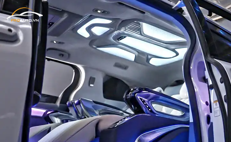 Độ đèn trần xe Kia Carnival Spaceship của Hongyi