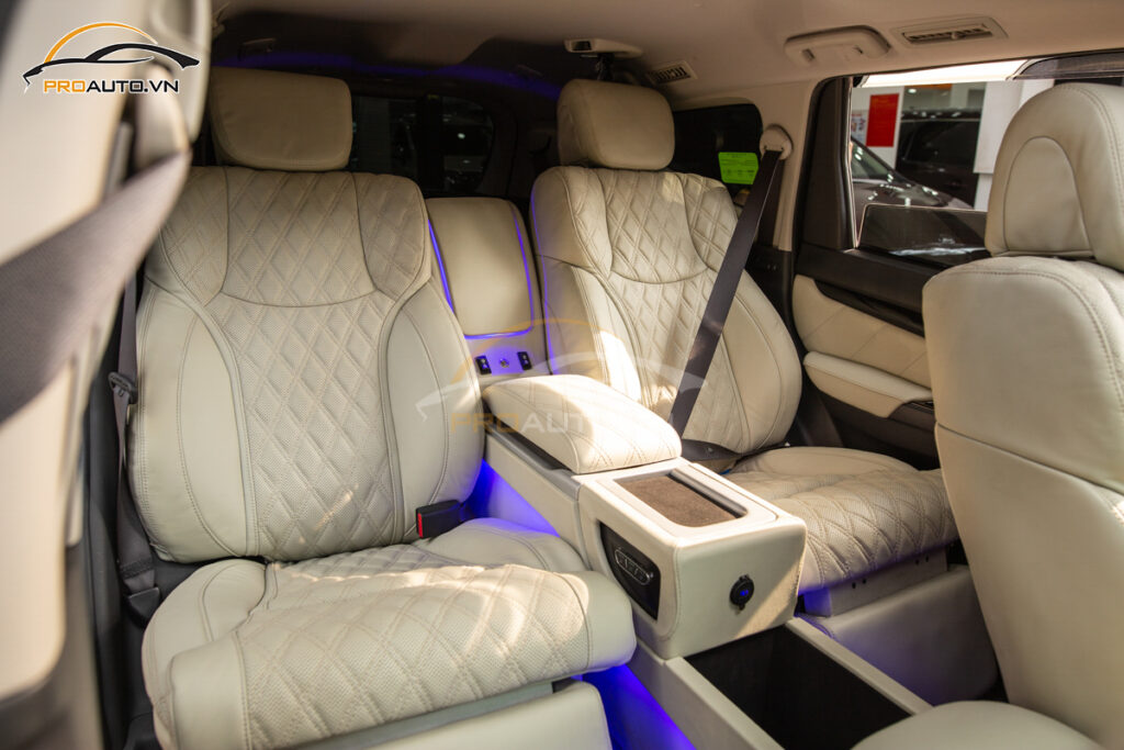 Độ ghế limousine xe Kia Rondo