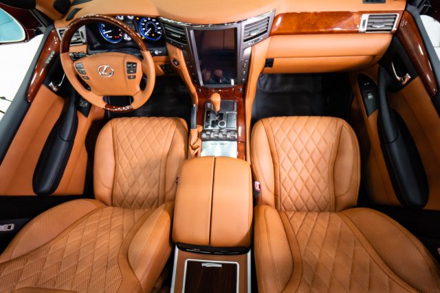 Có nhiều phương pháp độ ghế Limousine xe Lexus RX350 hiện nay