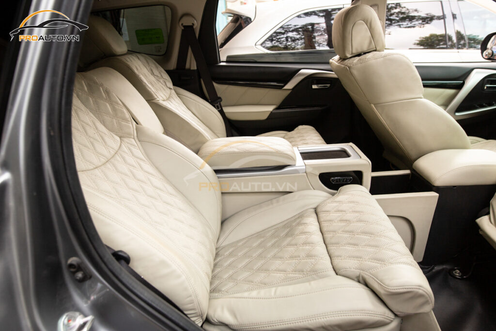 Độ ghế limousine xe Mitsubishi Outlander