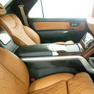 do ghe Limousine xe Toyota Hiace 4 1 1