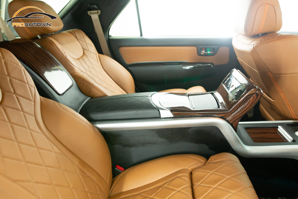 Có nhiều phương pháp độ ghế Limousine xe Toyota Hiace hiện nay