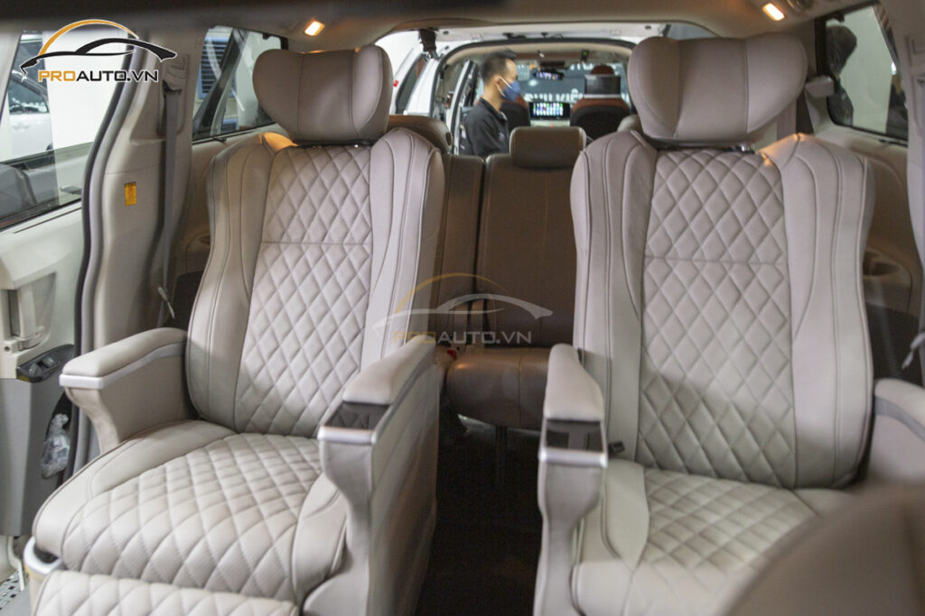 Nâng cấp limousine xe Toyota Rush phiên bản sang trọng hơn