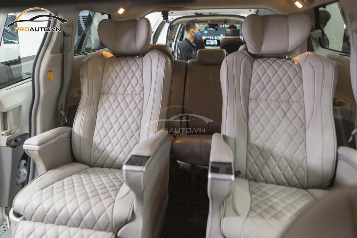 Độ ghế Limousine xe Toyota Wigo - Ảnh 3