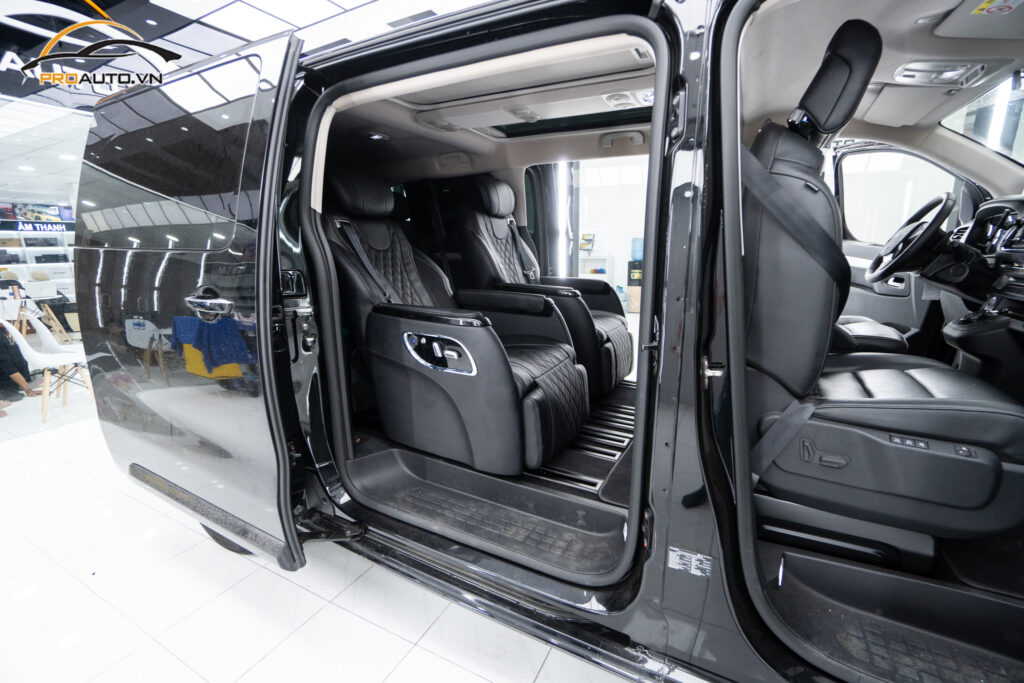 Khách hàng nên tham khảo thông tin để chọn cách độ ghế peugeot traveller Sport phù hợp nhất với mong muốn 