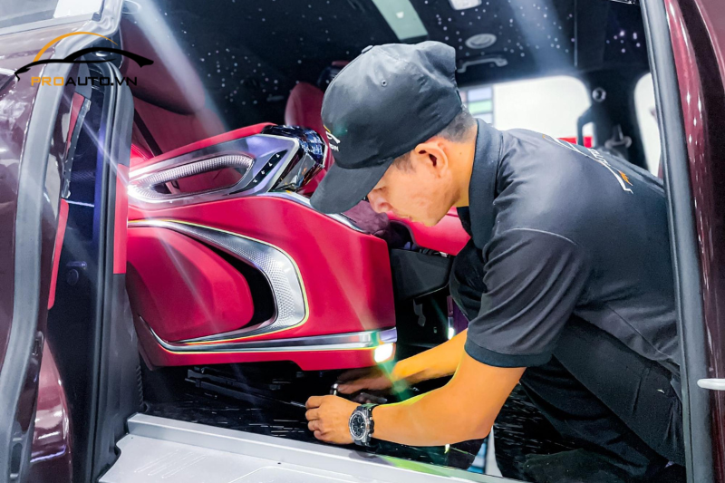 Độ ghế Limousine cho xe Toyota Highlander 2024