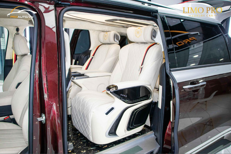Độ ghế Limousine Kia Carnival sang trọng