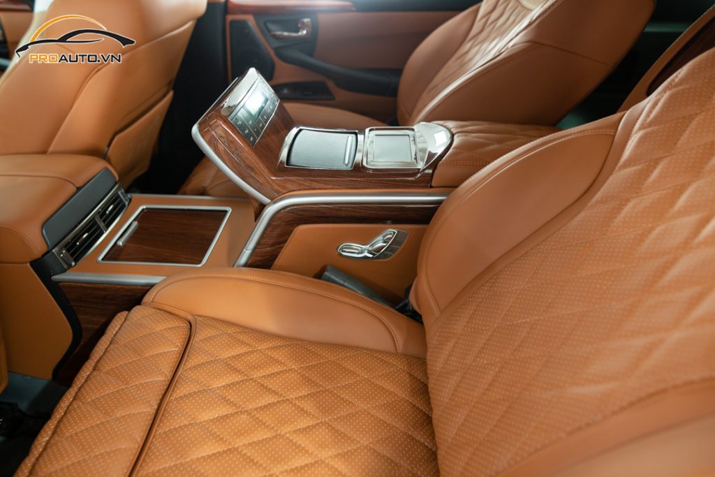 Độ ghế limousine xe Ford Focus