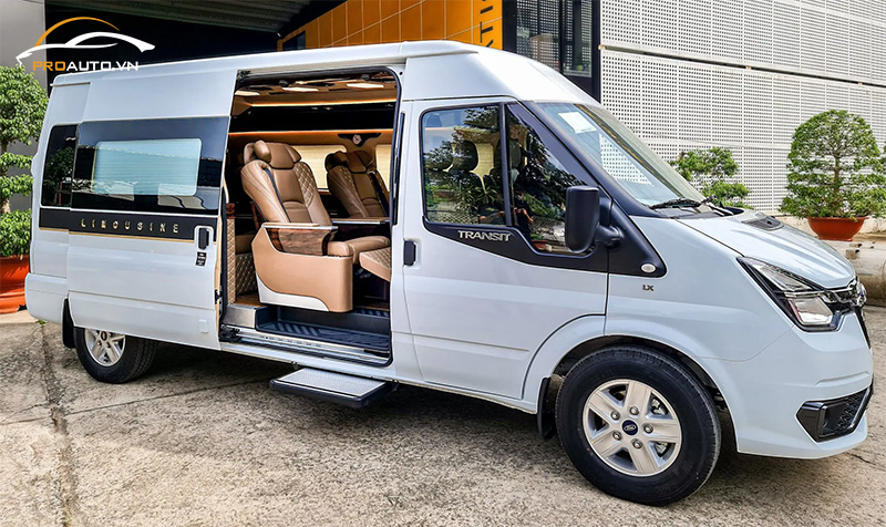 Độ ghế Limousine xe Ford Transit