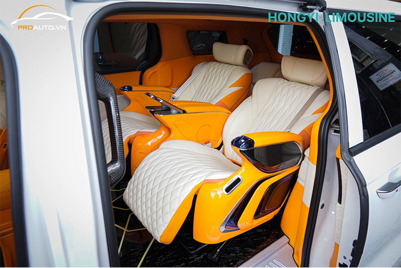 Độ ghế Limousine xe Hyundai Custin 2024 