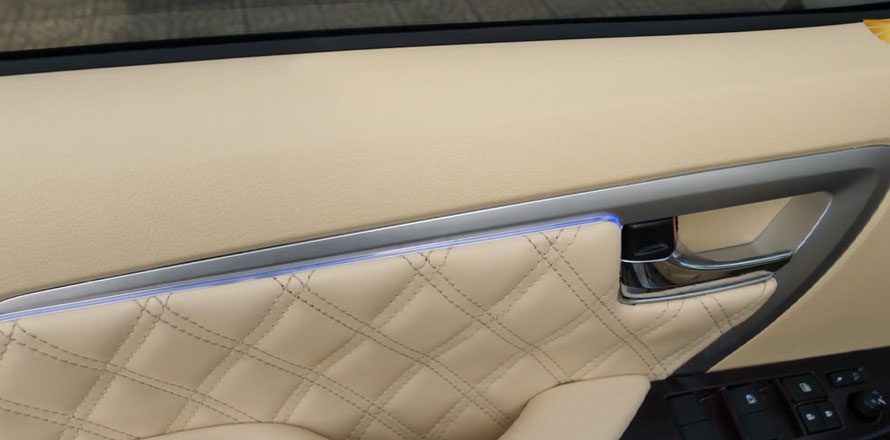 Bọc da tapi cửa xe Toyota Innova