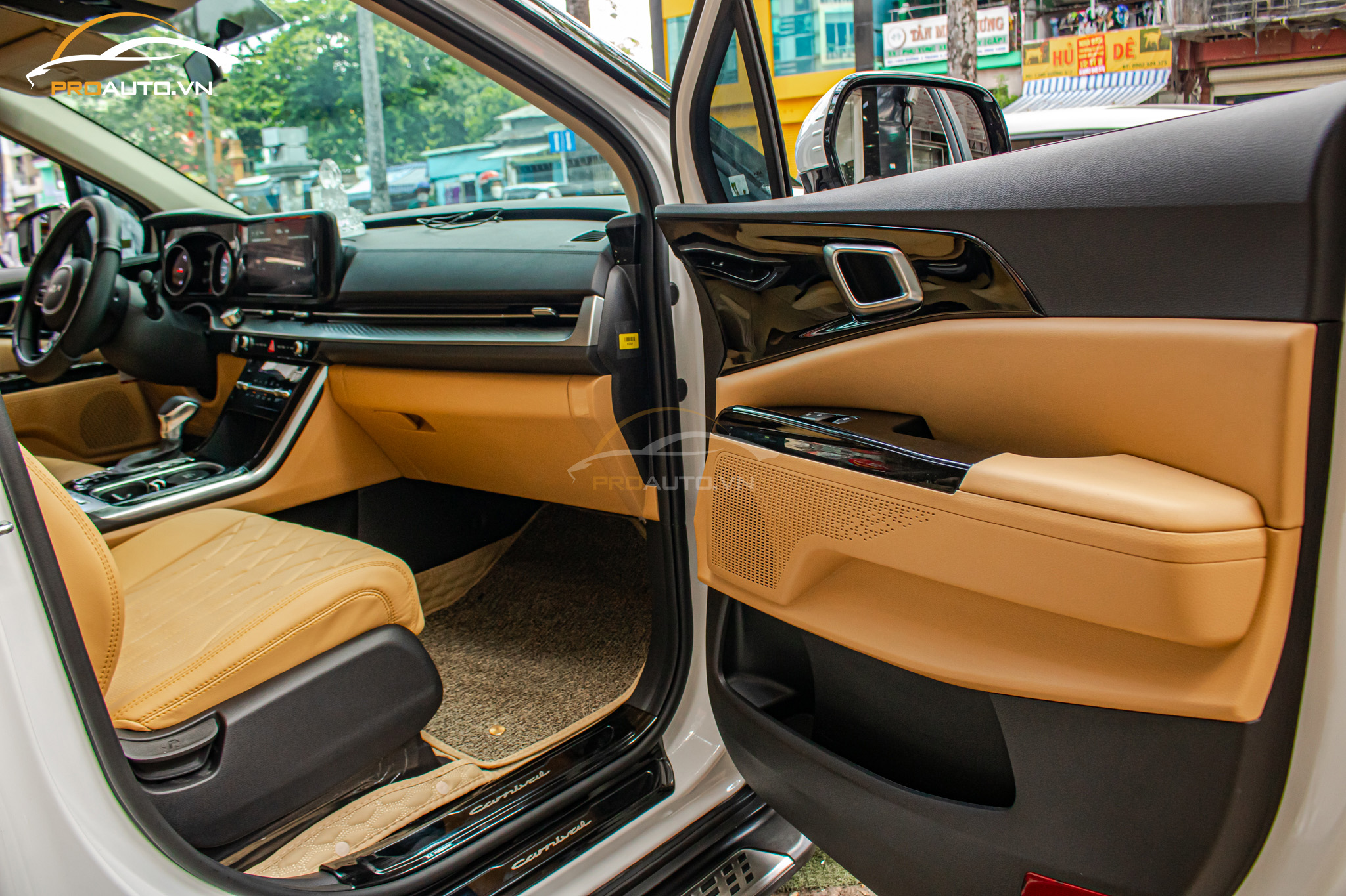 Bọc da tapi xe Toyota Innova