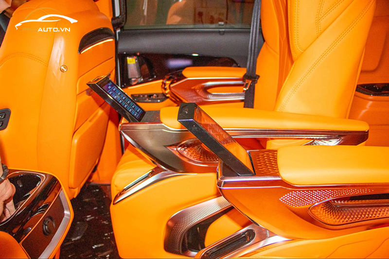 Độ ghế Limousine xe Kia Carnival