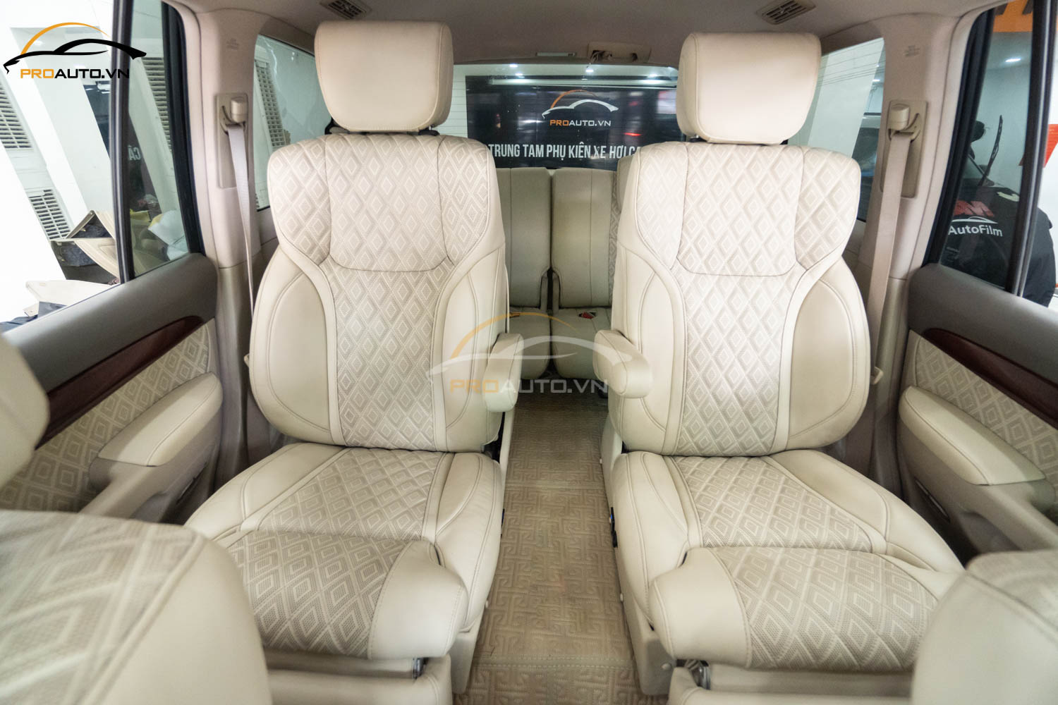 Độ ghế limousine xe Lexus GX 470