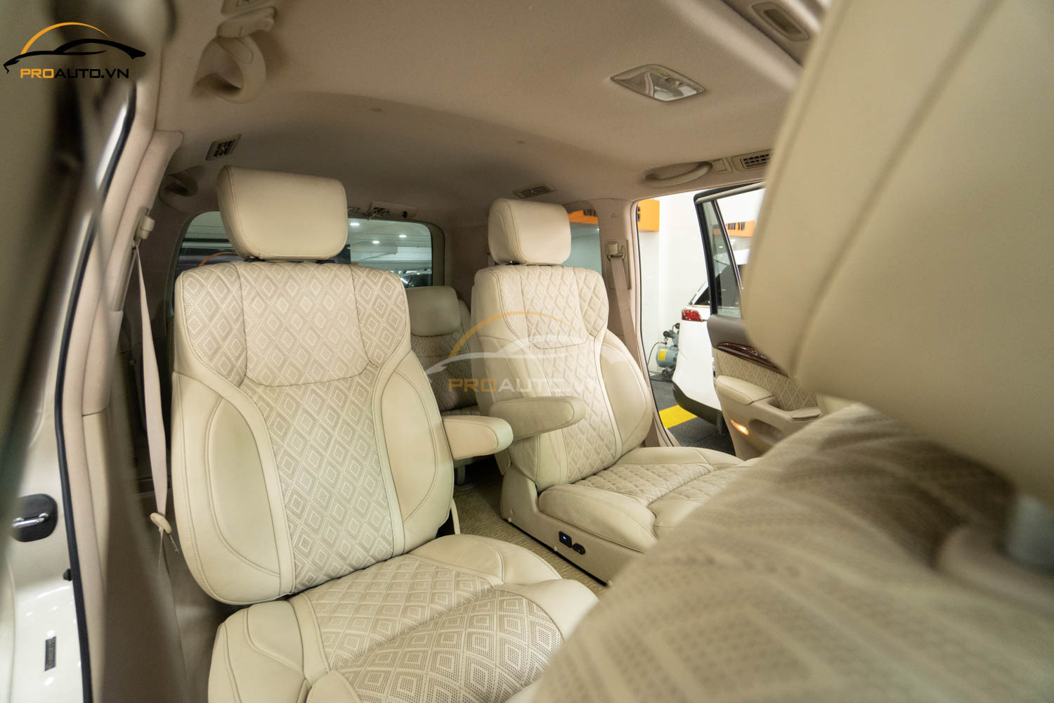 Độ ghế limousine xe Lexus GX 470