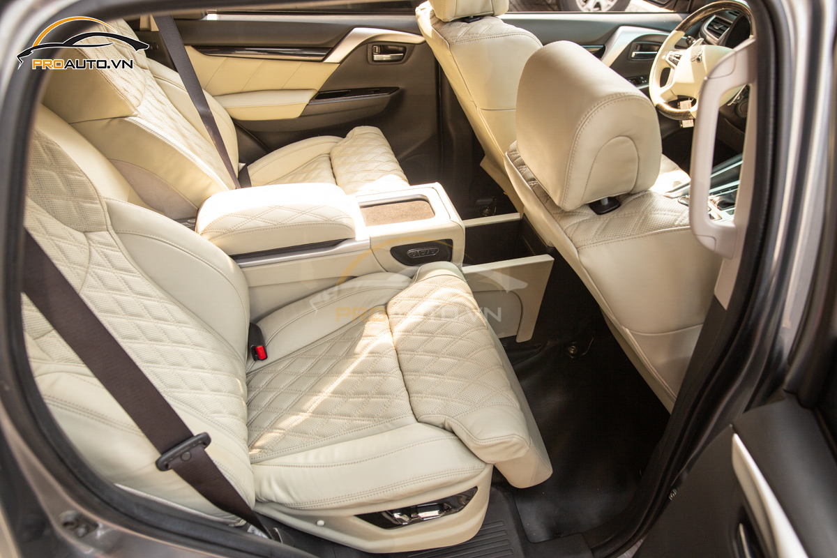 Độ ghế Limousine xe Mitsubishi Pajero