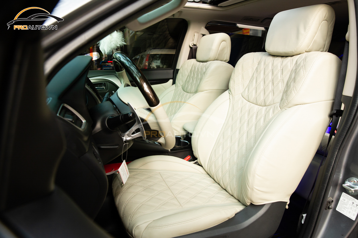 Độ ghế Limousine xe Mitsubishi Pajero
