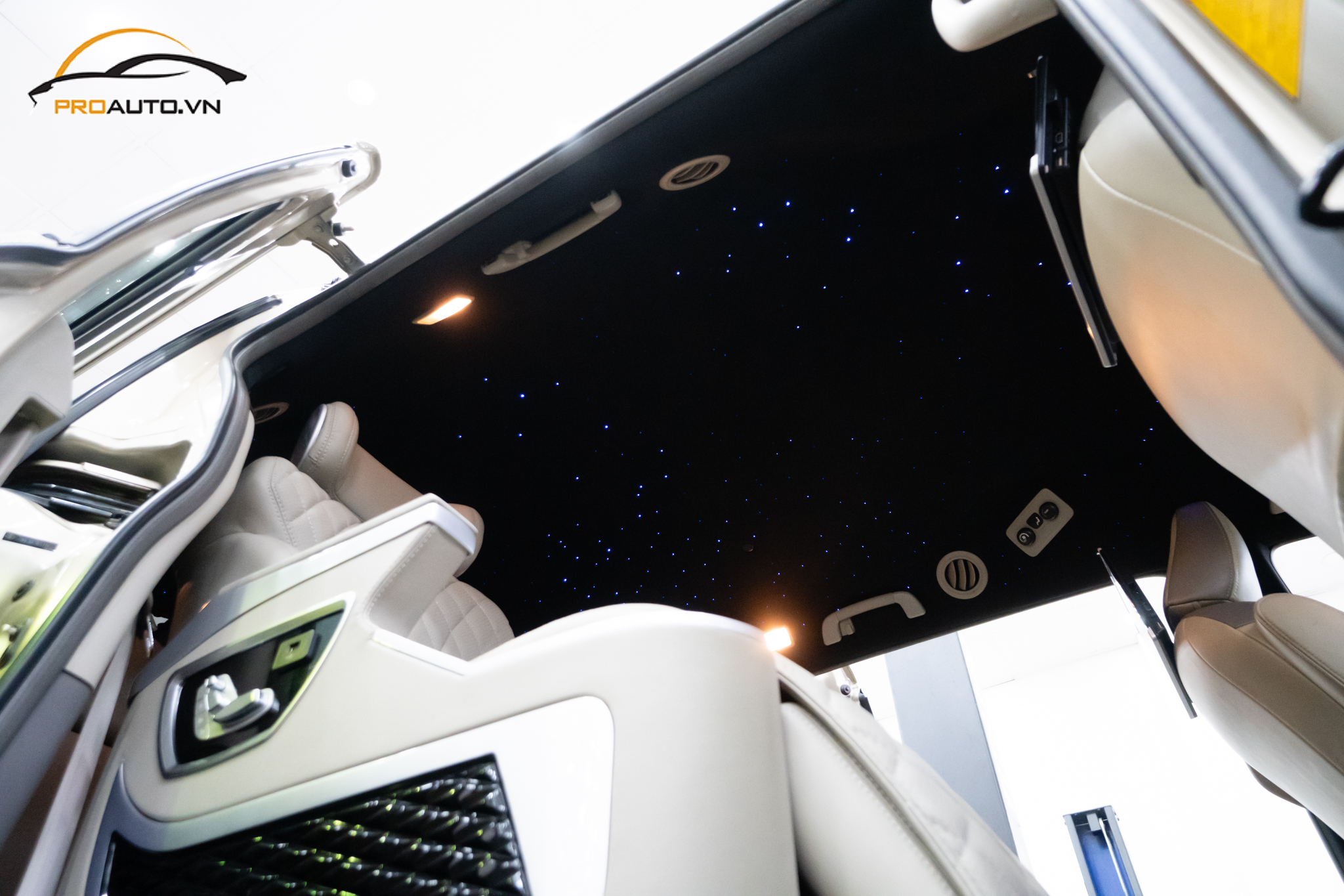 Bọc trần da lộn xe Land Cruiser Prado