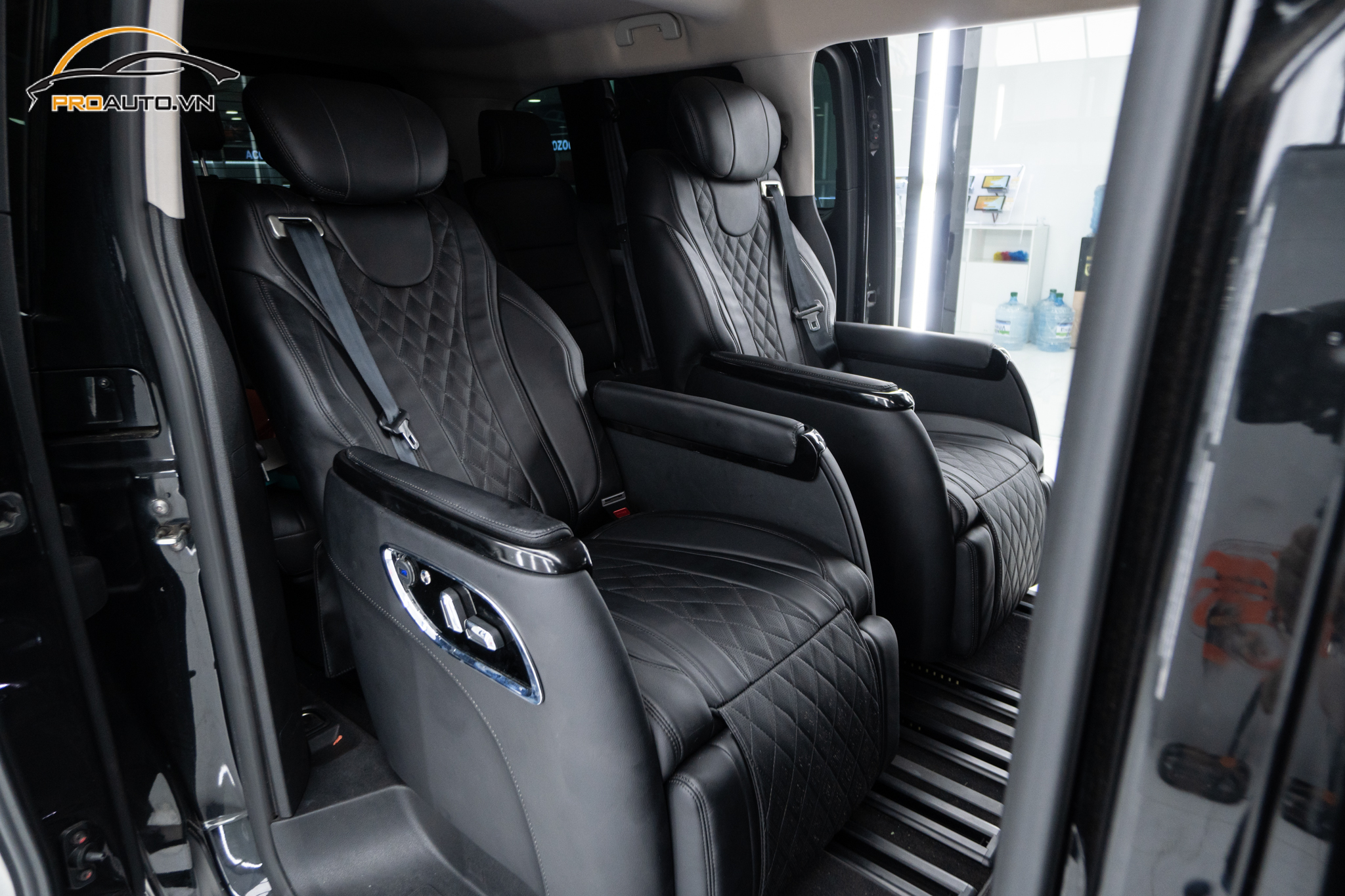 Độ ghế Limousine Land Cruiser Prado