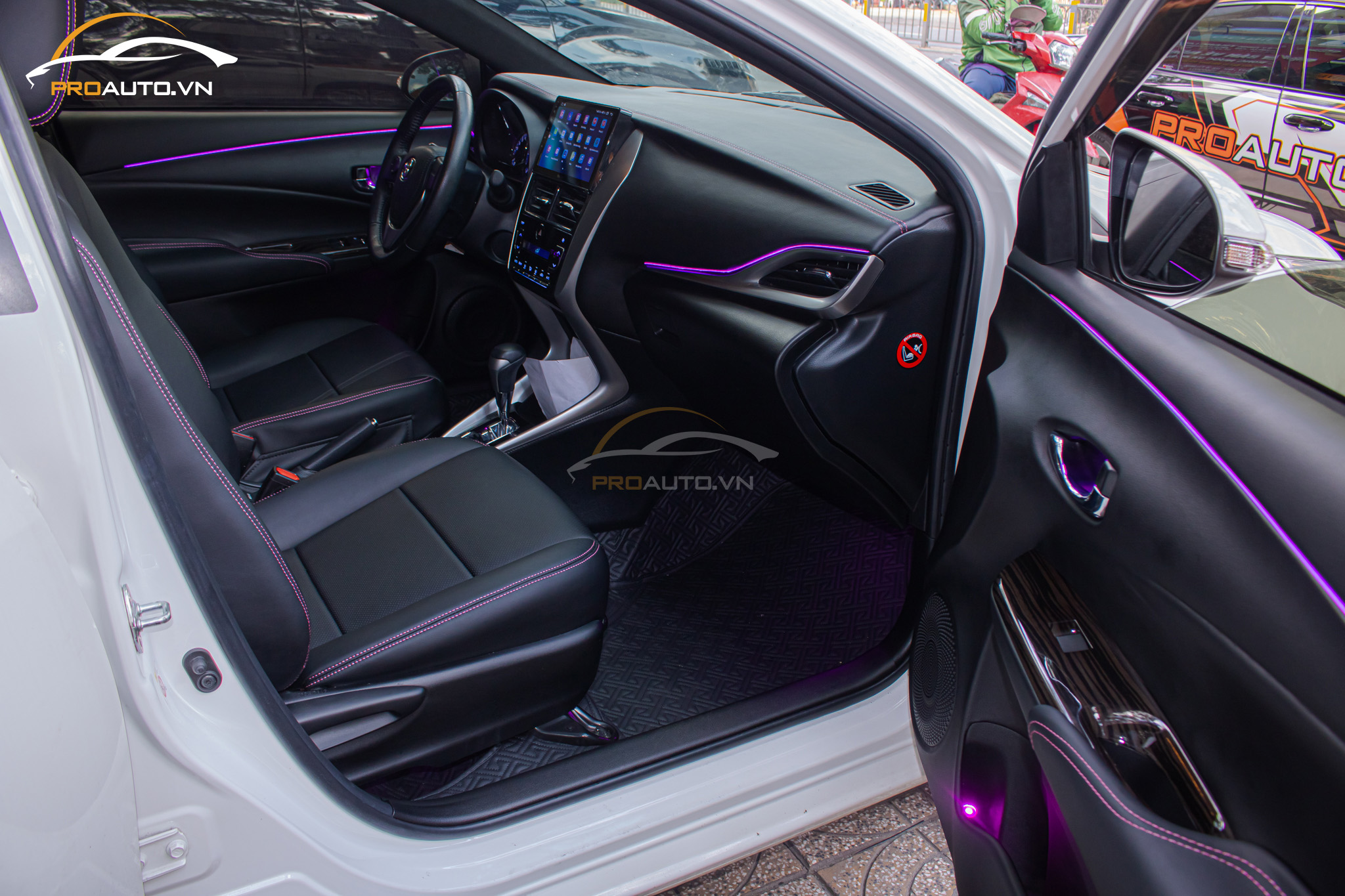 Độ Led nội thất ô tô uy tín 