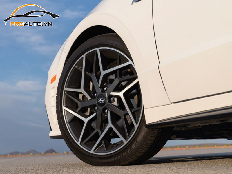 Độ mâm xe Hyundai Sonata