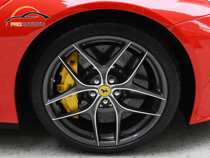 Độ mâm xe Ferrari F12 Berlinetta nâng tầm thẩm mỹ cho xe