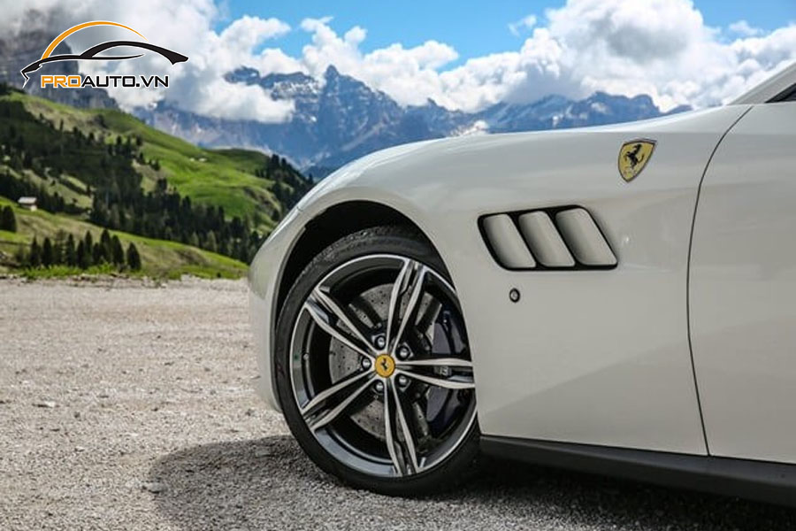 Tiêu chí độ mâm xe Ferrari GTC4Lusso